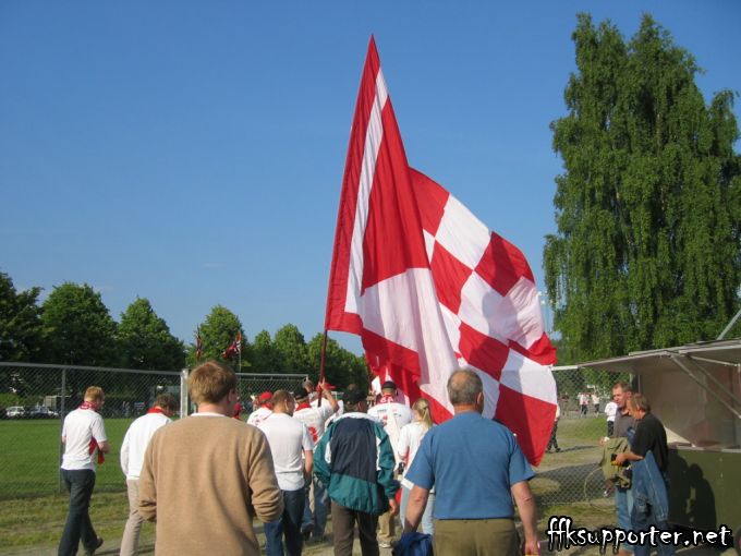 Hønefoss - FFK 18. juni 2003, 1. divisjon – bilde 1 av 9
